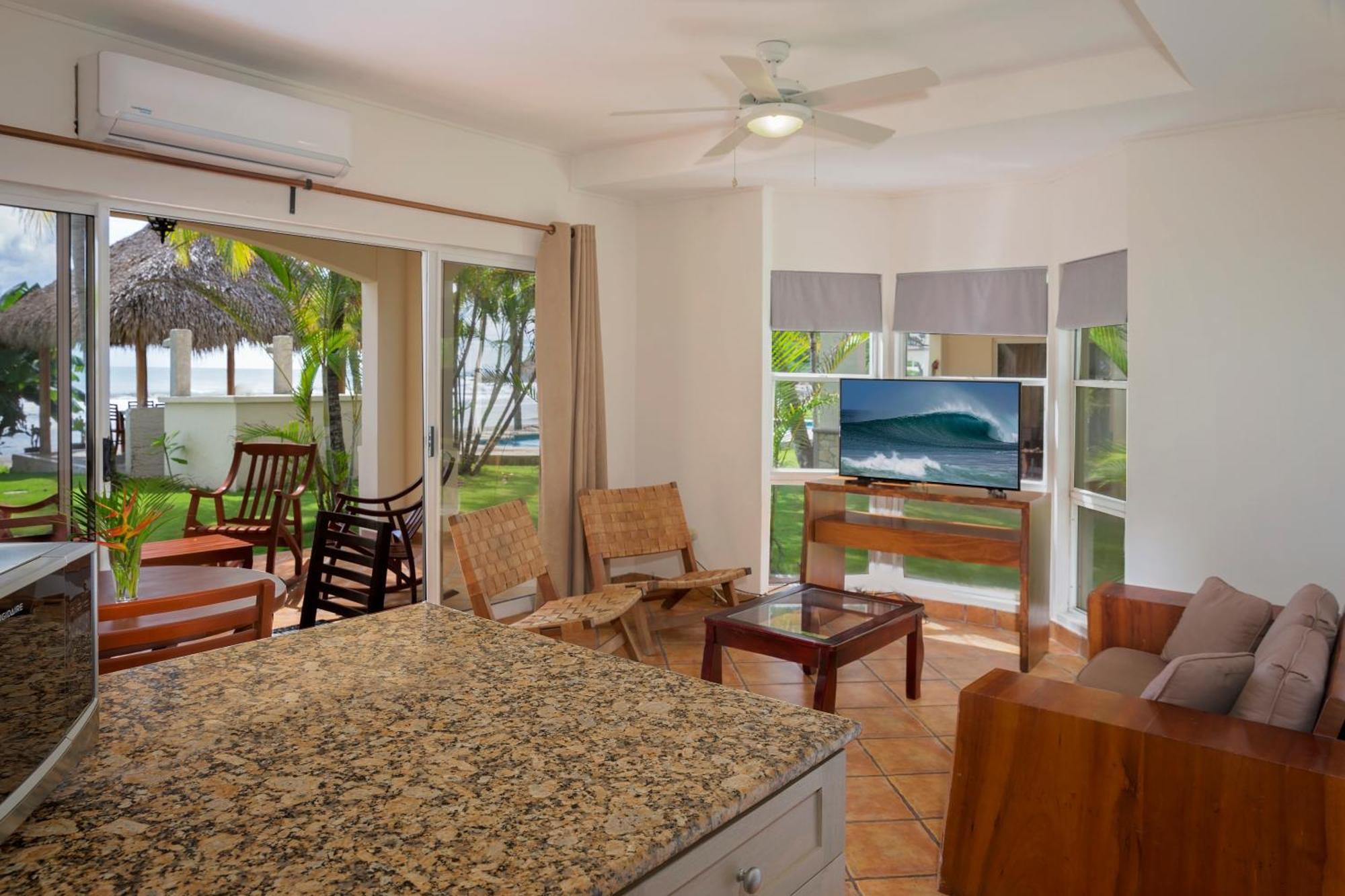 Villas Iguana A-13 Beachfront Condo Extérieur photo