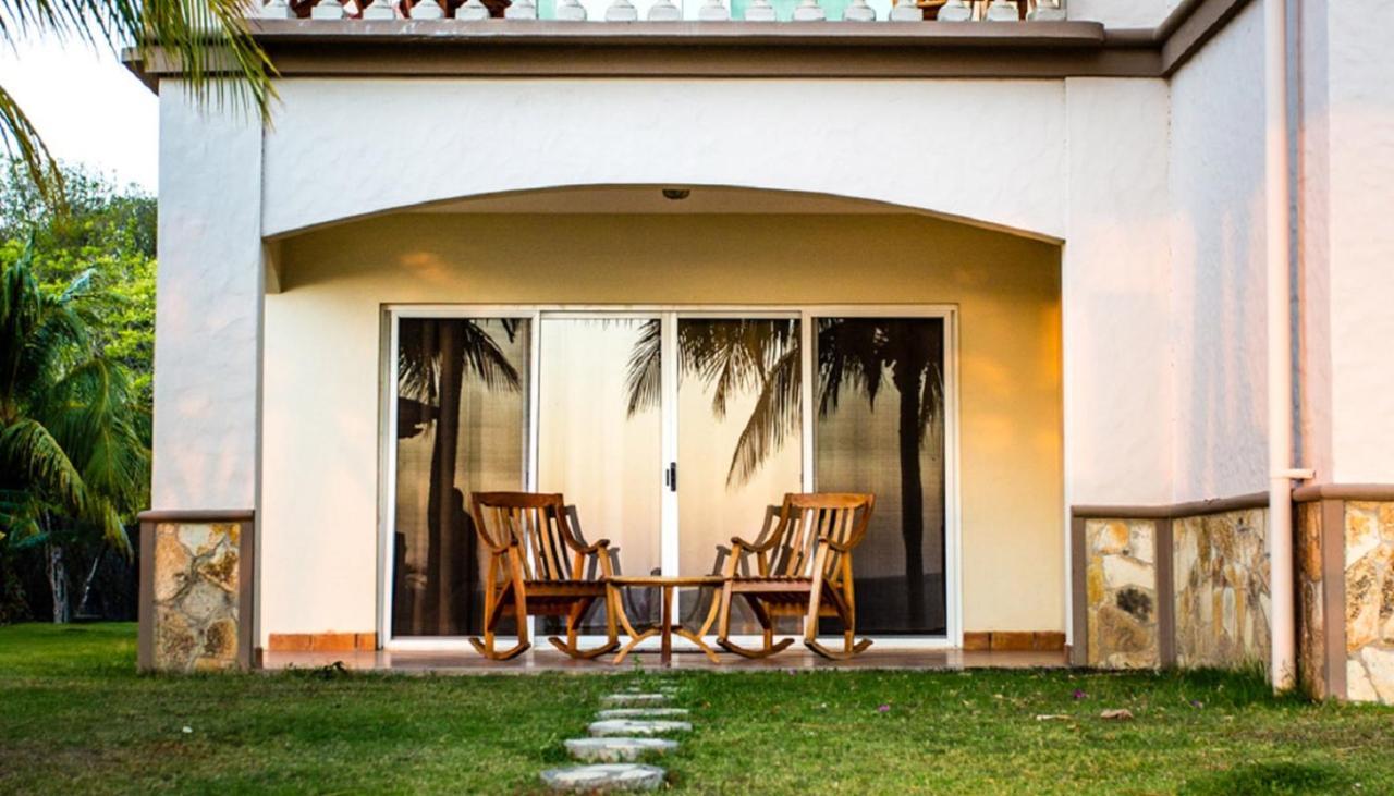 Villas Iguana A-13 Beachfront Condo Extérieur photo